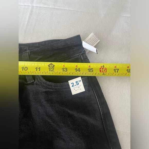 Arizona Jean Co Women’s Mid Rise Short Roll Tab Size 1 New w tag. - Picture 7 of 7